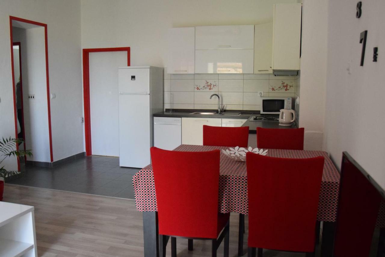 Apartament Apartman Ana Sali Zewnętrze zdjęcie