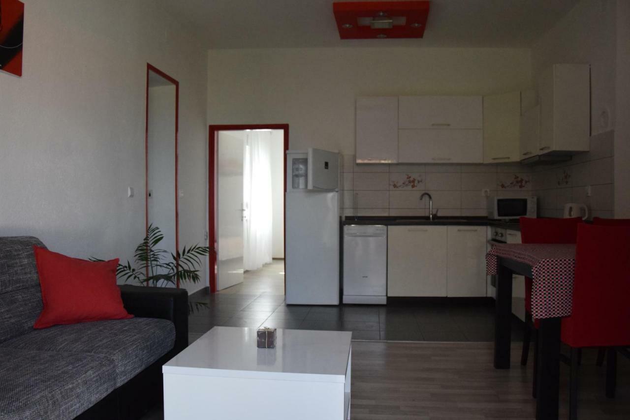 Apartament Apartman Ana Sali Zewnętrze zdjęcie